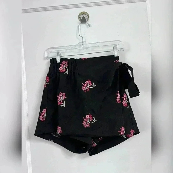 Endless Rose Black floral skirt with side tie Size S LIKE NEW - Picture 1 of 2